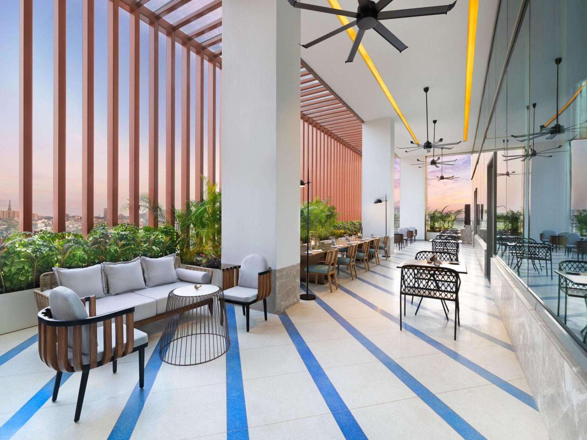 Novotel New Delhi City Centre Nova Deli Exterior foto
